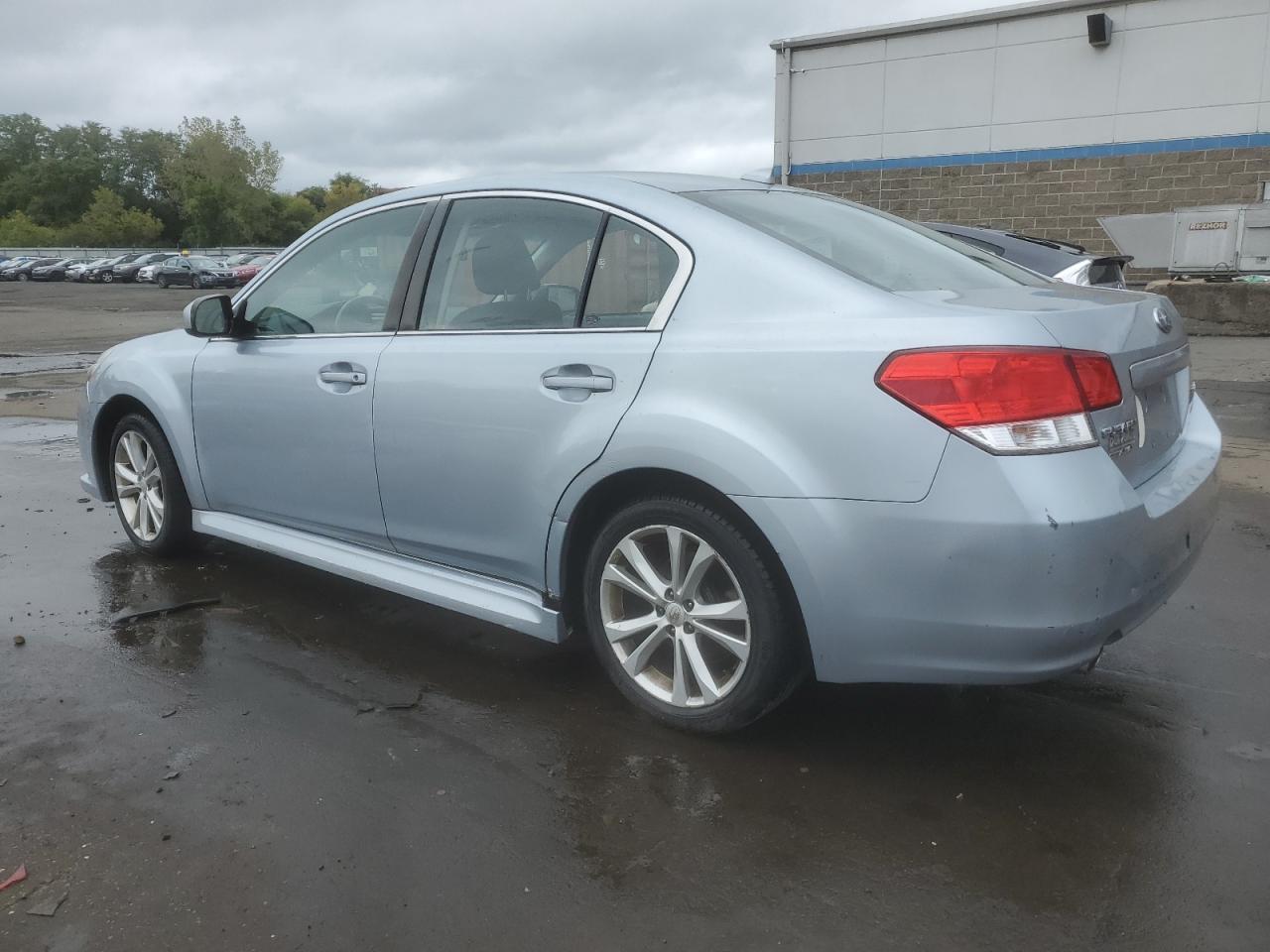 2014 Subaru Legacy 2.5I Premium - Фото 2