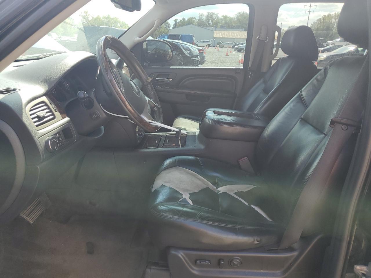 2011 GMC Yukon Denali - Image 7