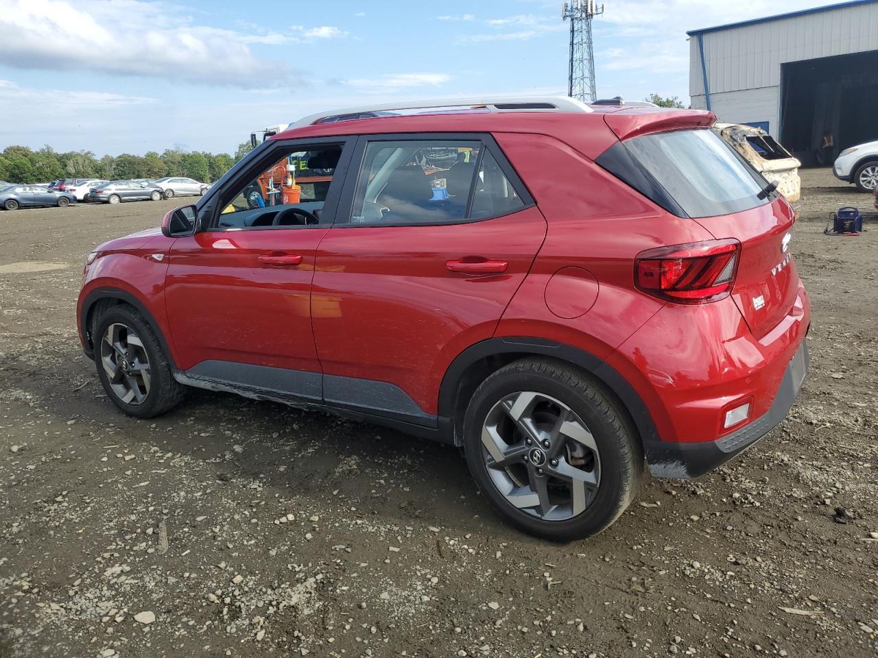 2023 Hyundai Venue Sel - Image 2