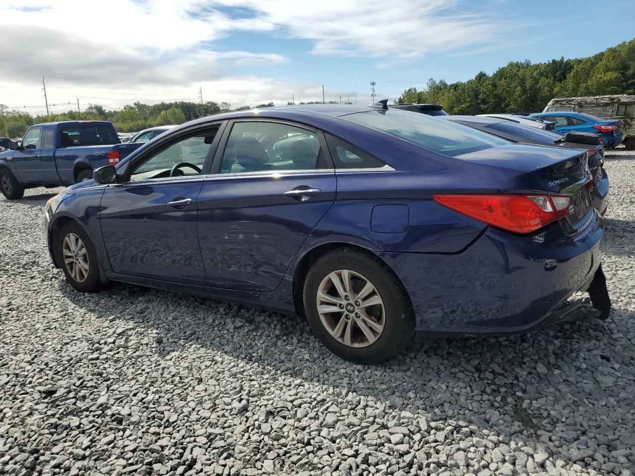 2013 Hyundai Sonata Gls - Image 2