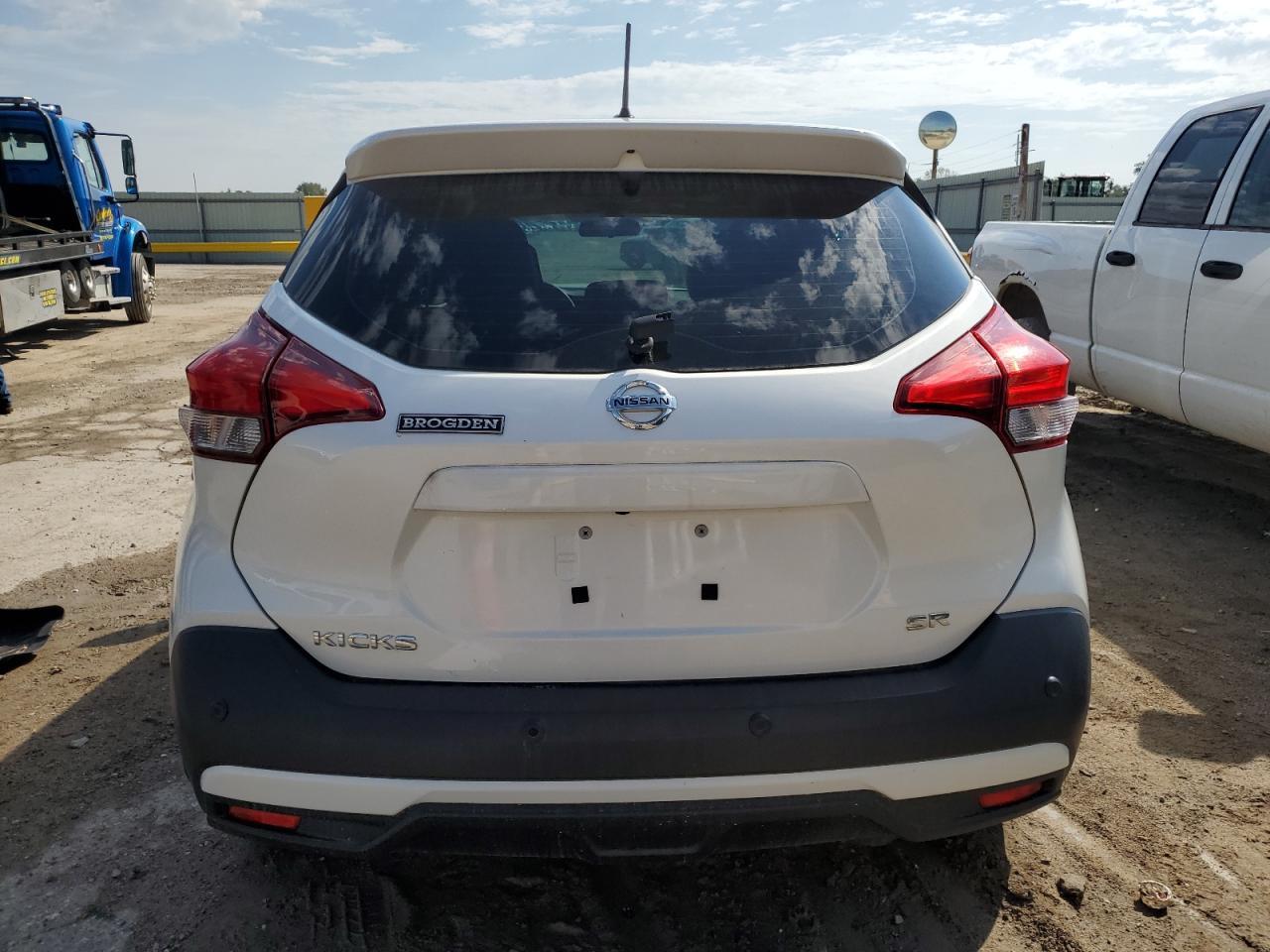 2020 Nissan Kicks Sr - Image 6