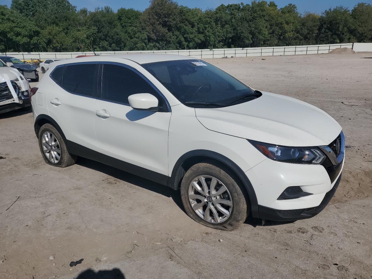 2021 Nissan Rogue Sport S - Фото 4