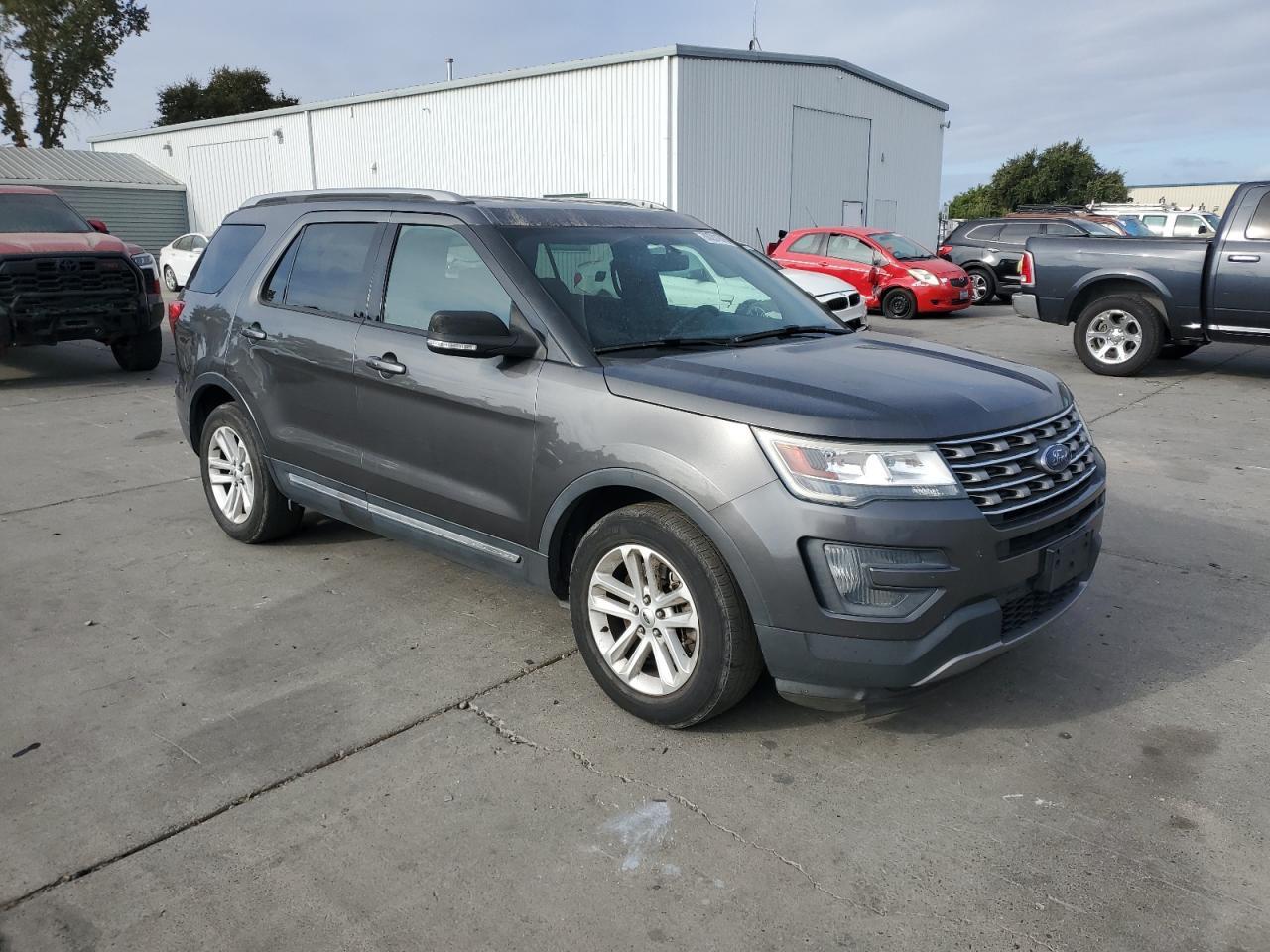 2016 Ford Explorer Xlt - Фото 4