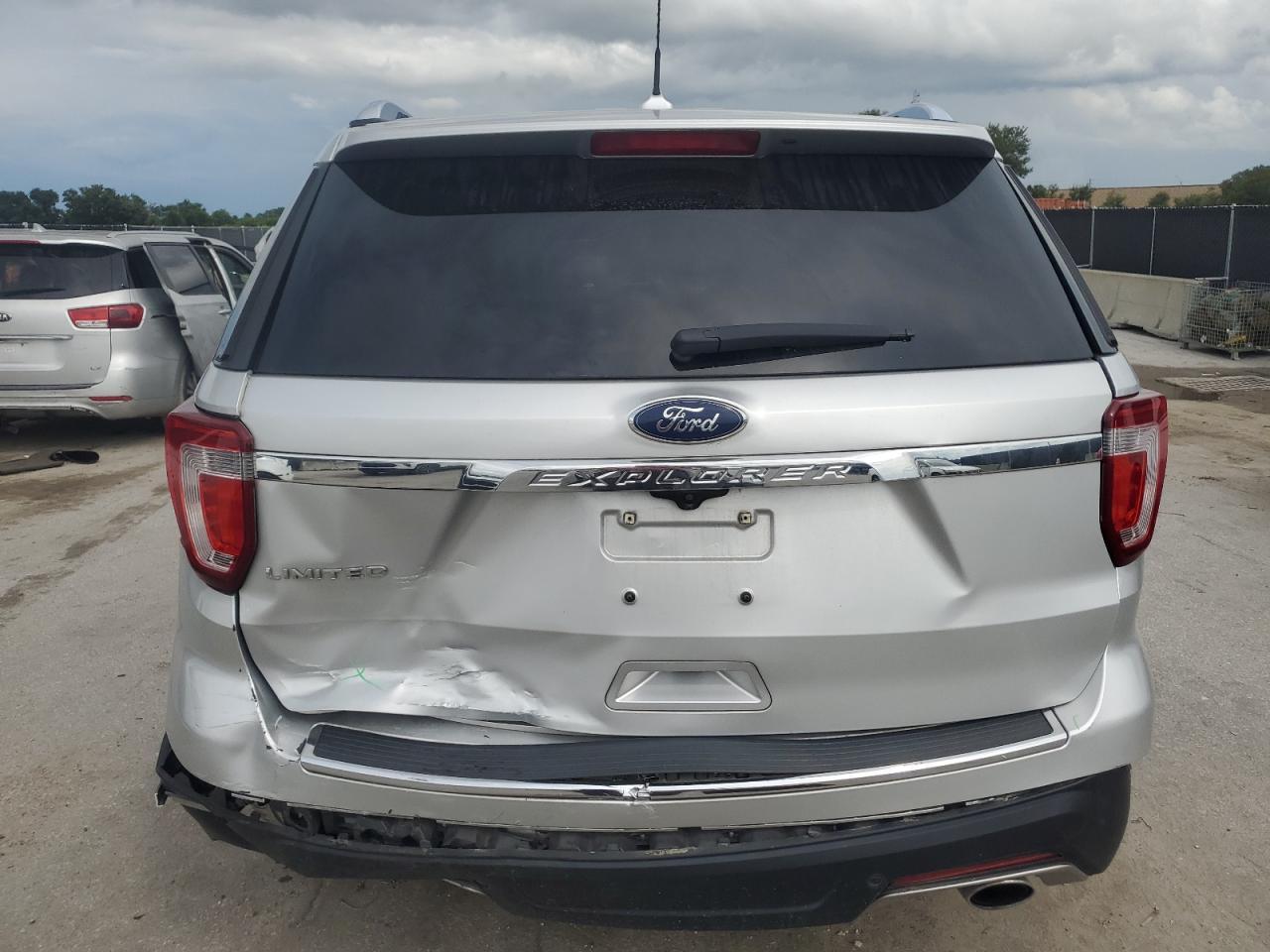 2018 Ford Explorer Limited - Image 6