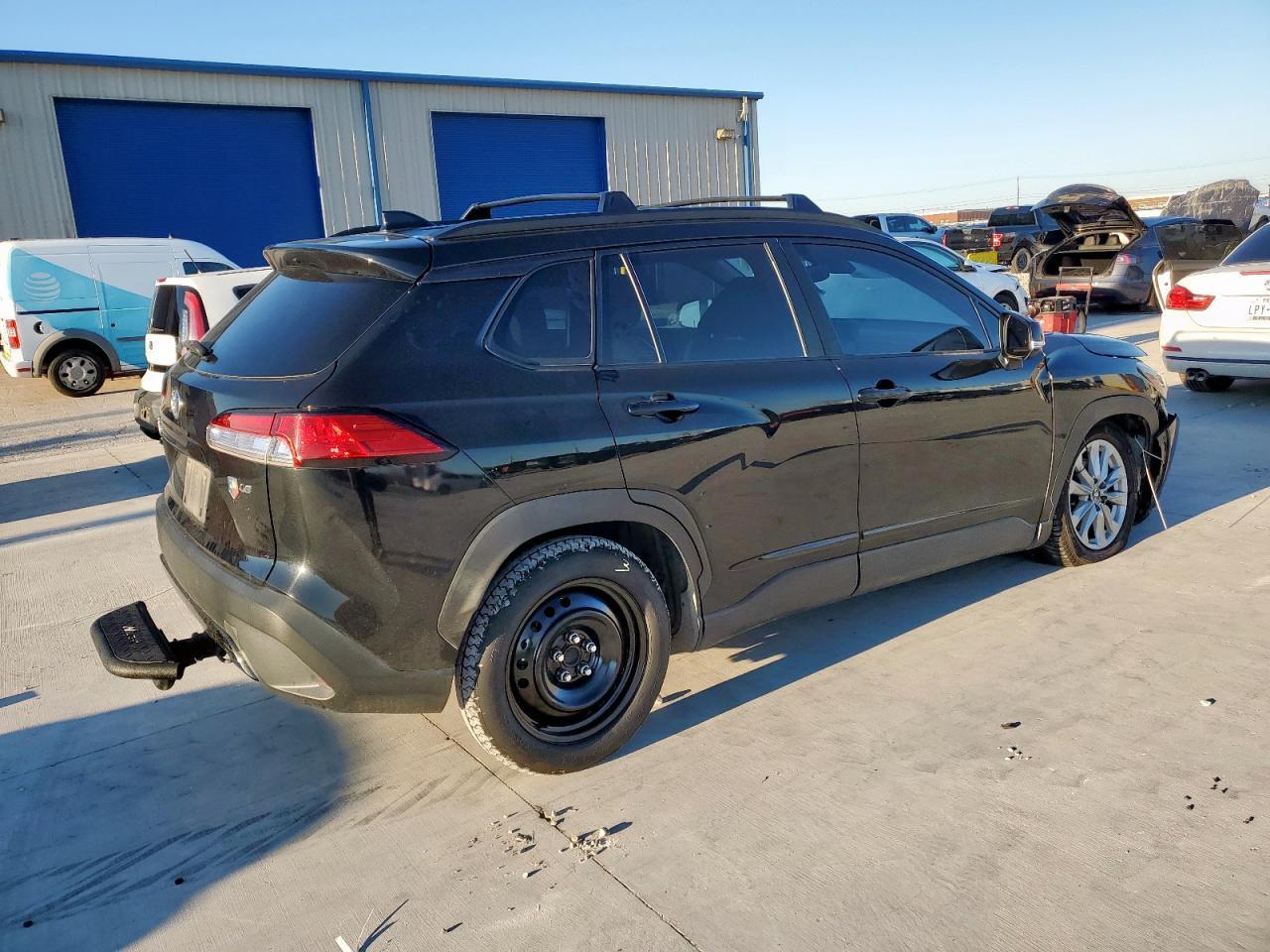2022 Toyota Corolla Cross Le - Фото 3