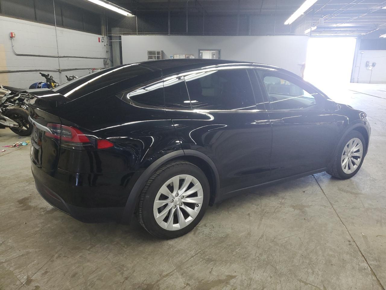 2016 Tesla Model X - Фото 3