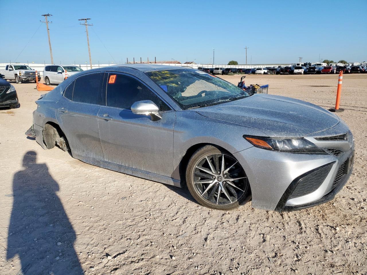 2022 Toyota Camry Se - Фото 4