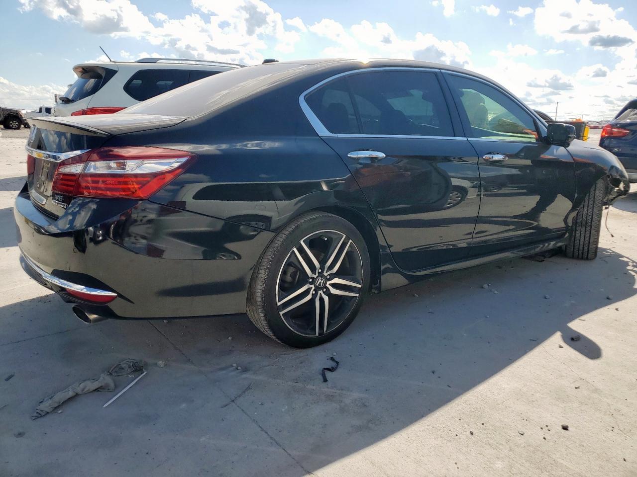2017 Honda Accord Touring - Фото 3