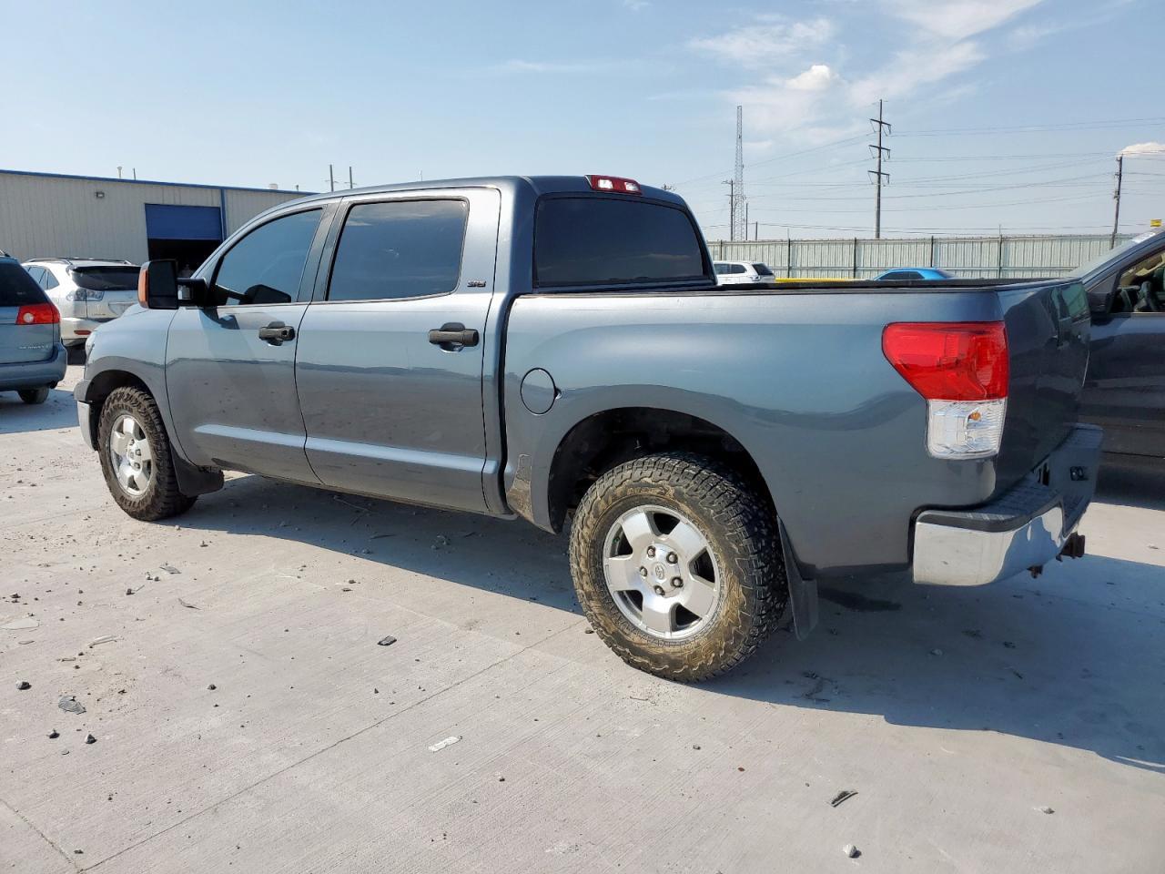 2008 Toyota Tundra Crewmax - Image 2