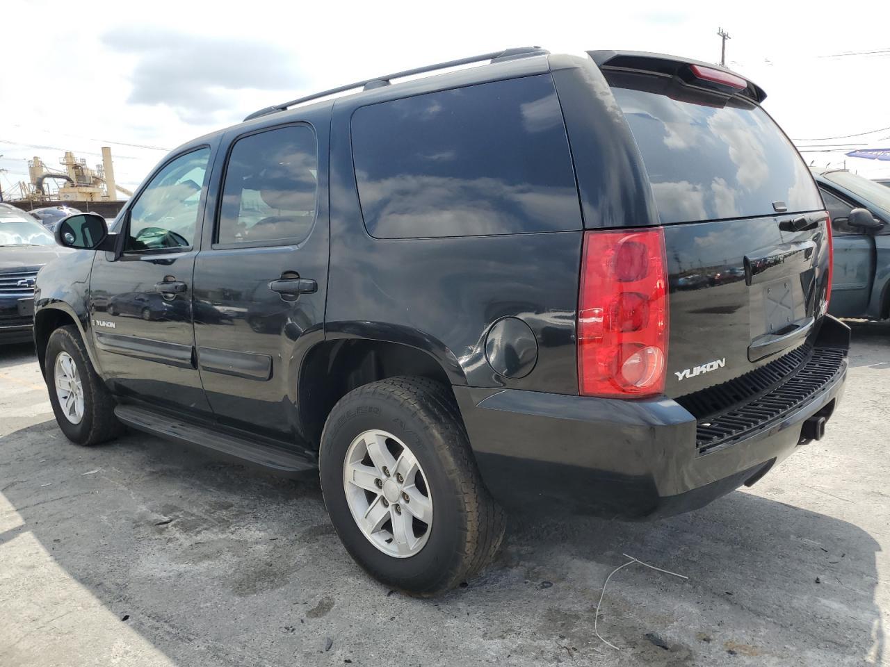 2009 GMC Yukon Sle - Image 2