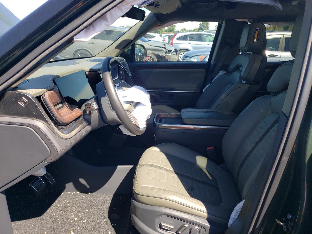 2022 Rivian R1T Adventure - Фото 7