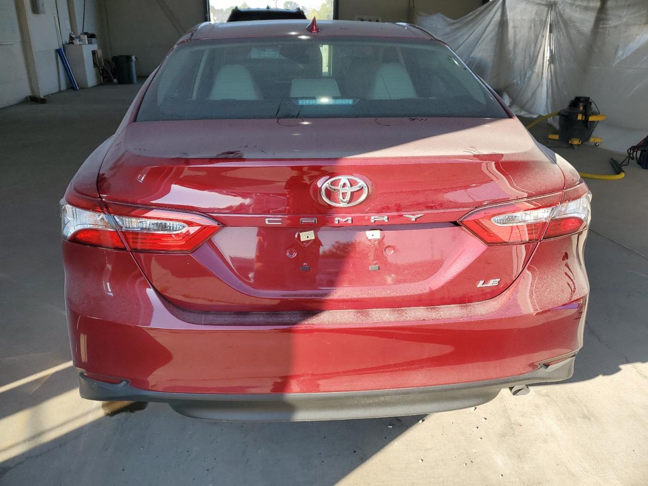 2020 Toyota Camry Le - Фото 6