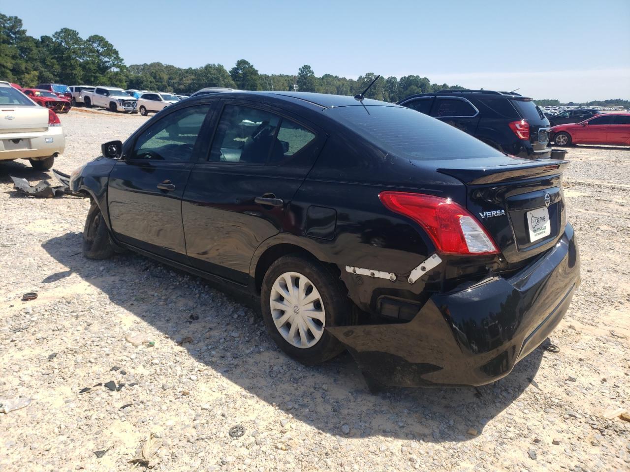 2017 Nissan Versa S - Фото 2