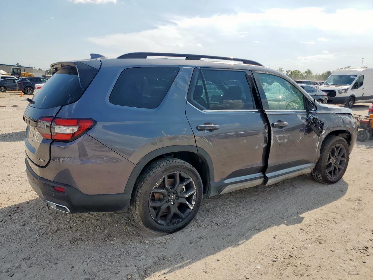 2025 Honda Pilot Elite - Фото 3