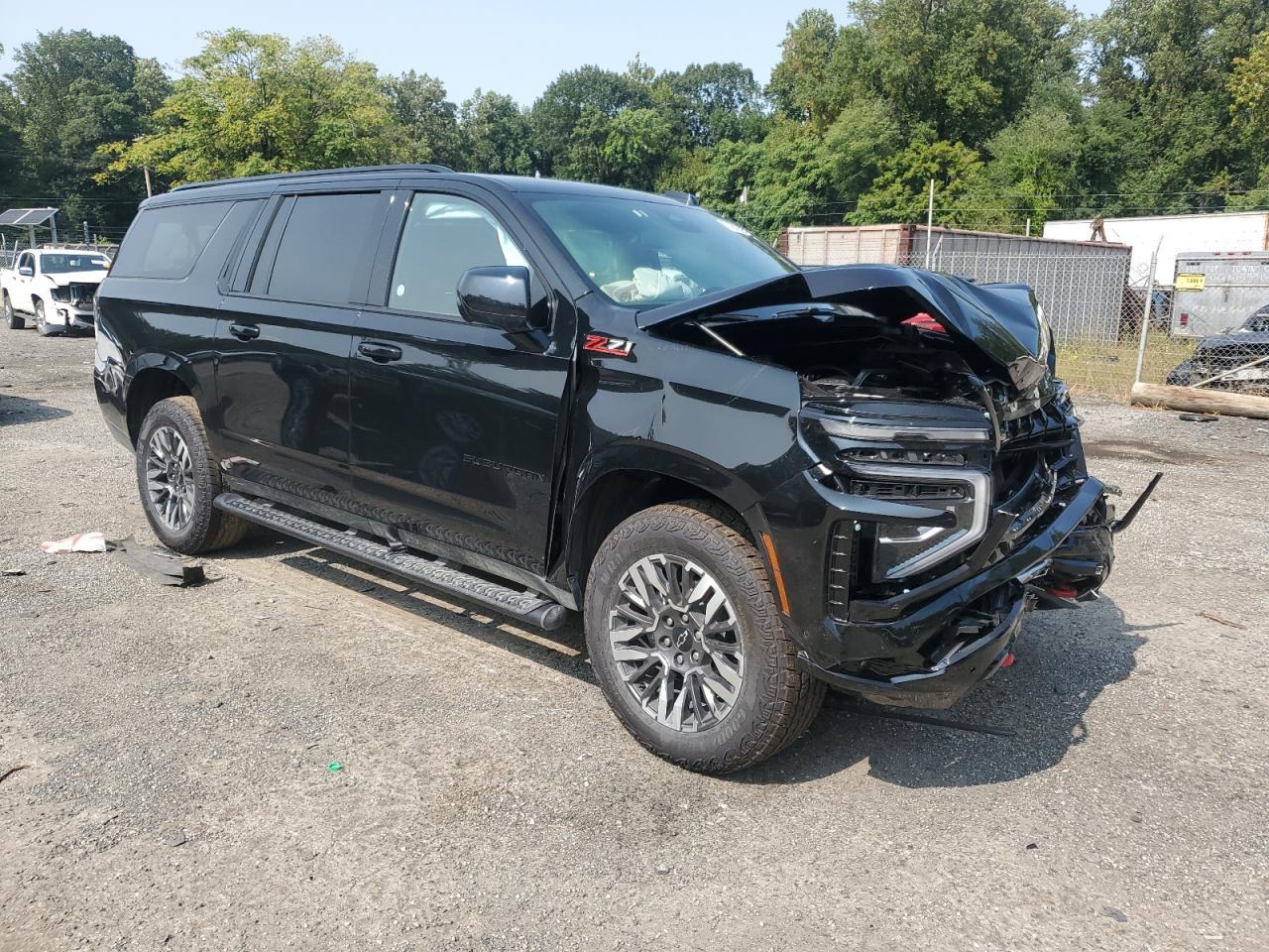 2025 Chevrolet Suburban K1500 Z71 - Image 4