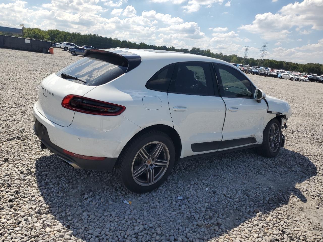 2017 Porsche Macan - Image 3