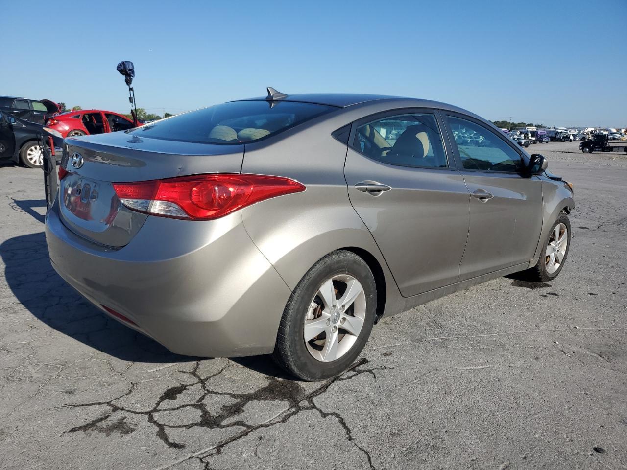 2013 Hyundai Elantra Gls - Image 3