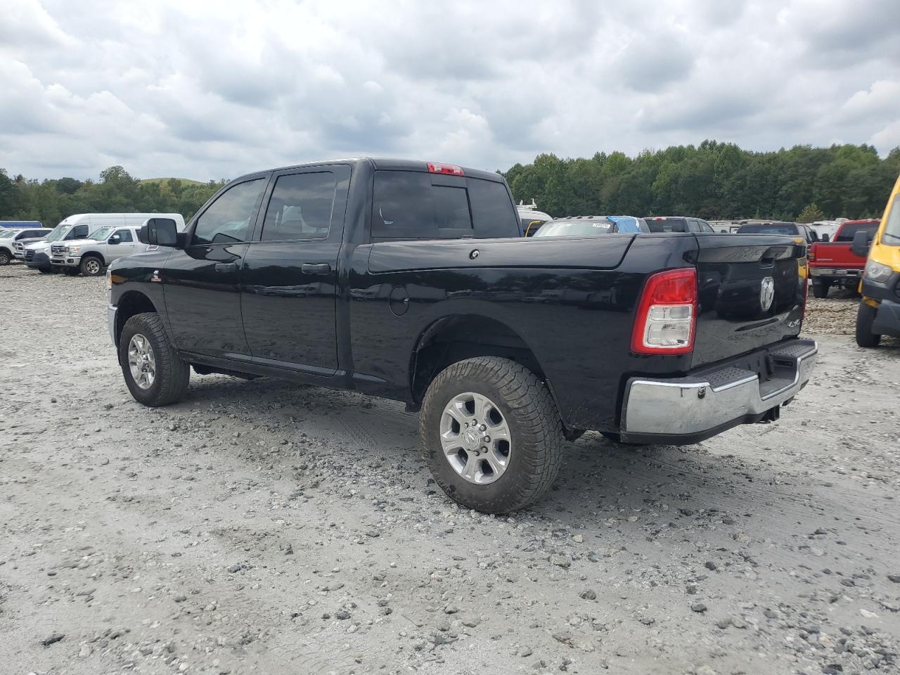 2021 Ram 2500 Tradesman - Фото 2