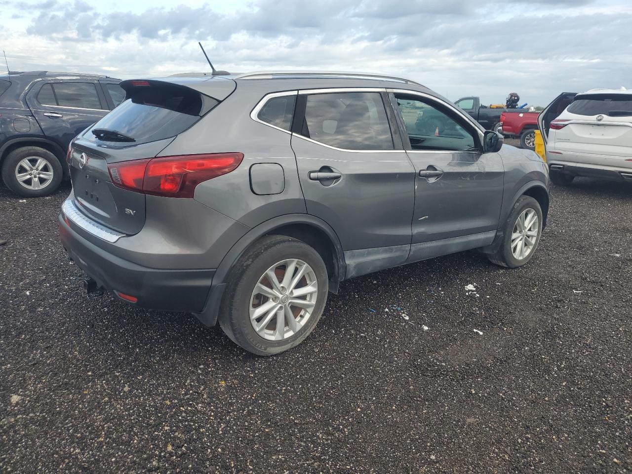 2018 Nissan Rogue Sport S - Image 3