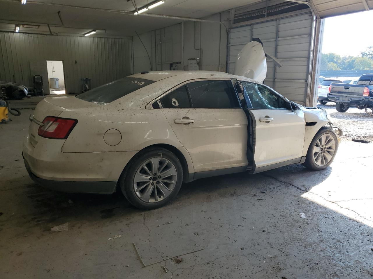 2010 Ford Taurus Limited - Image 3