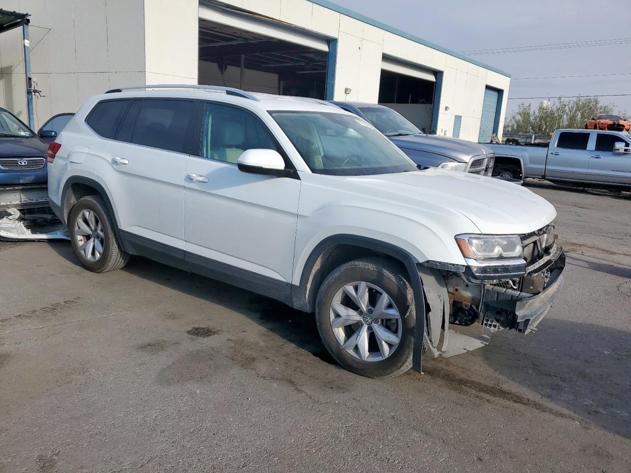 2018 Volkswagen Atlas Se - Image 4