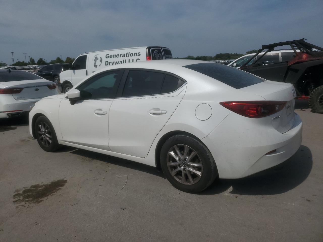 2017 Mazda 3 Sport - Фото 2