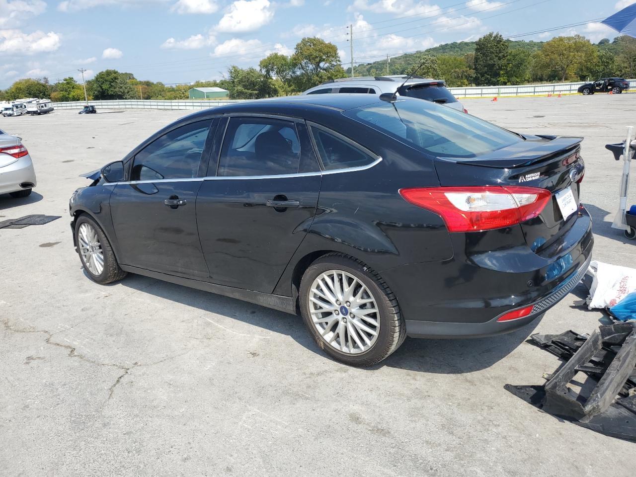 2014 Ford Focus Titanium - Image 2