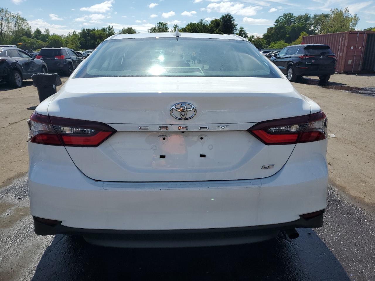 2024 Toyota Camry Le - Фото 6