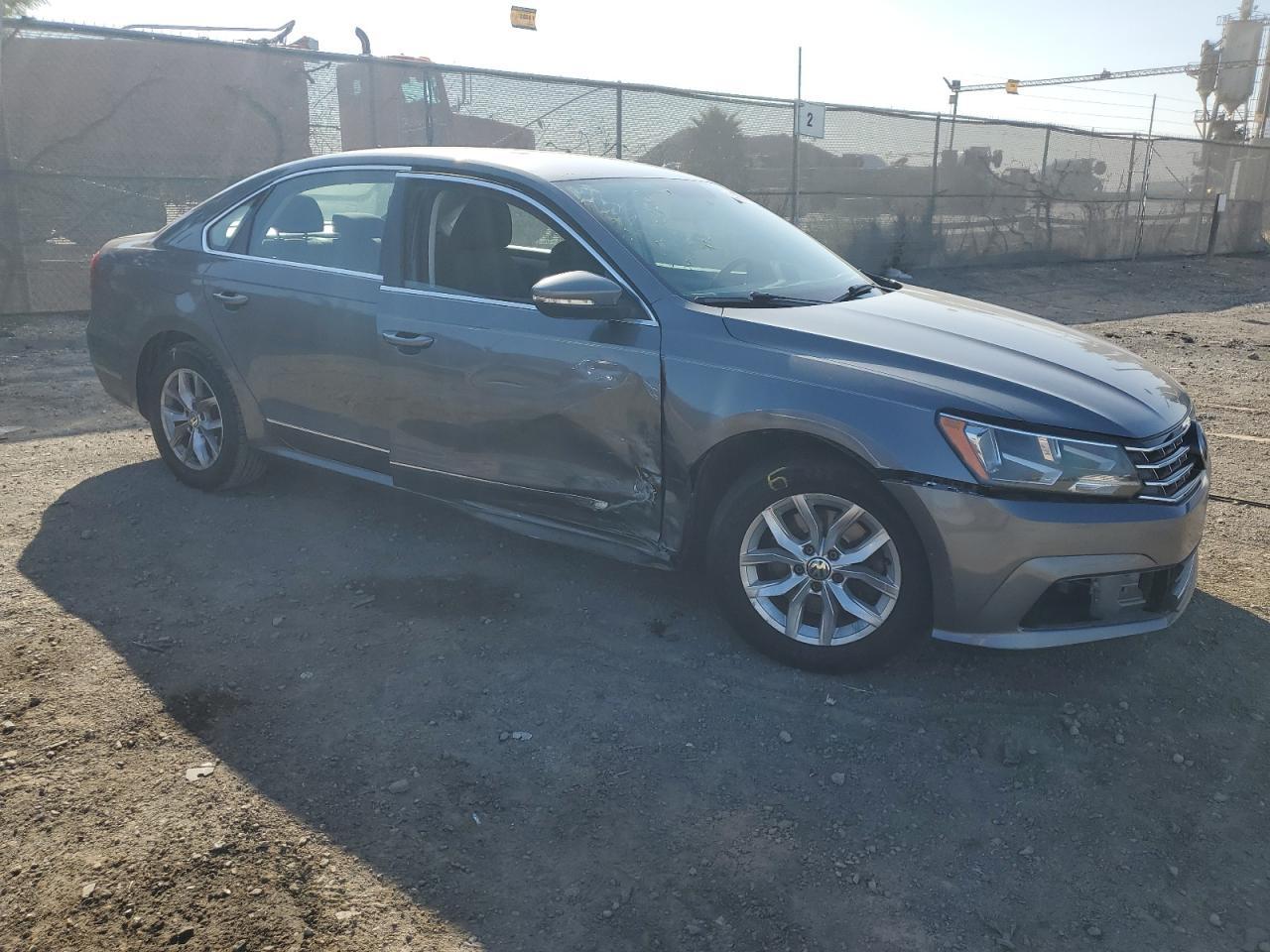 2017 Volkswagen Passat S - Image 4