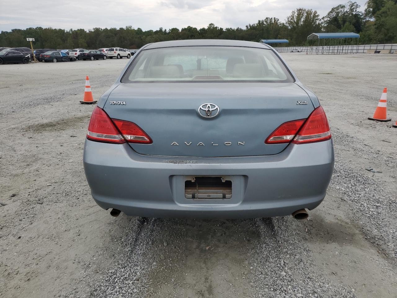 2006 Toyota Avalon - Image 6