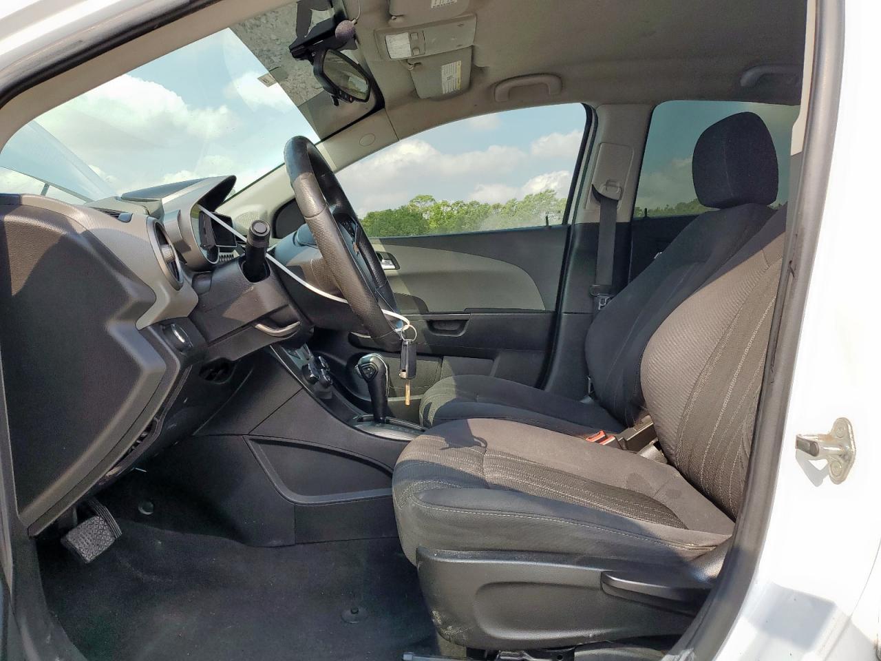 2016 Chevrolet Sonic Lt - Image 7