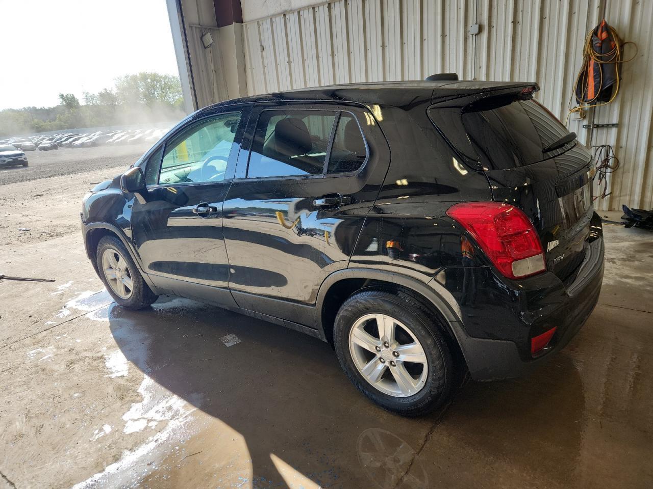 2019 Chevrolet Trax Ls - Фото 2
