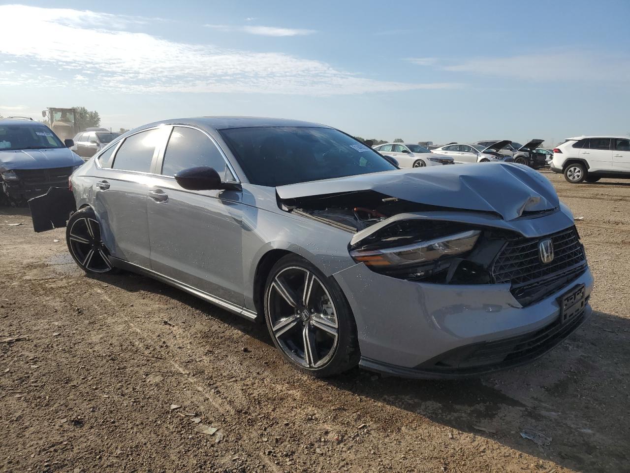 2023 Honda Accord Hybrid Sport - Image 4