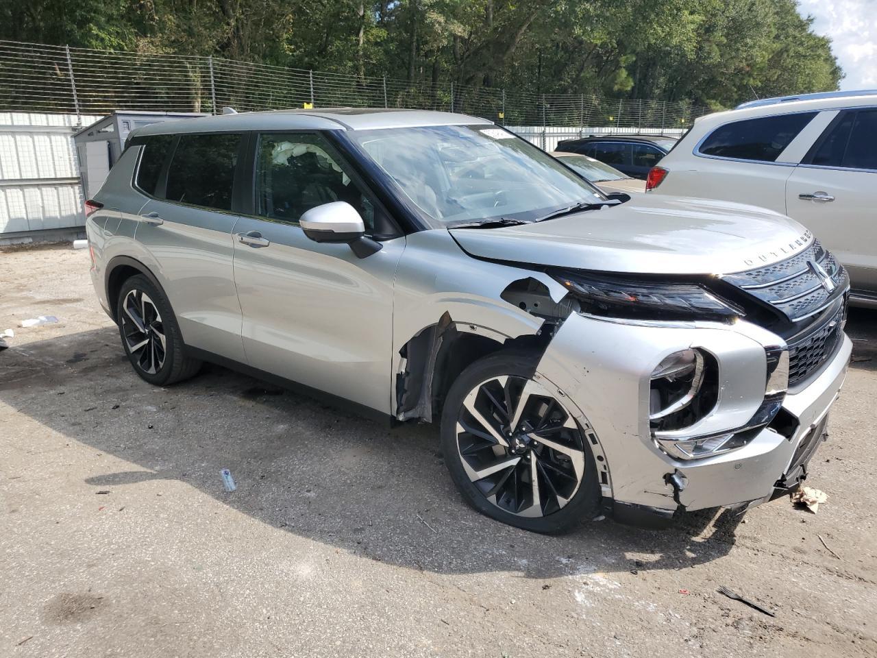 2024 Mitsubishi Outlander Se - Image 4