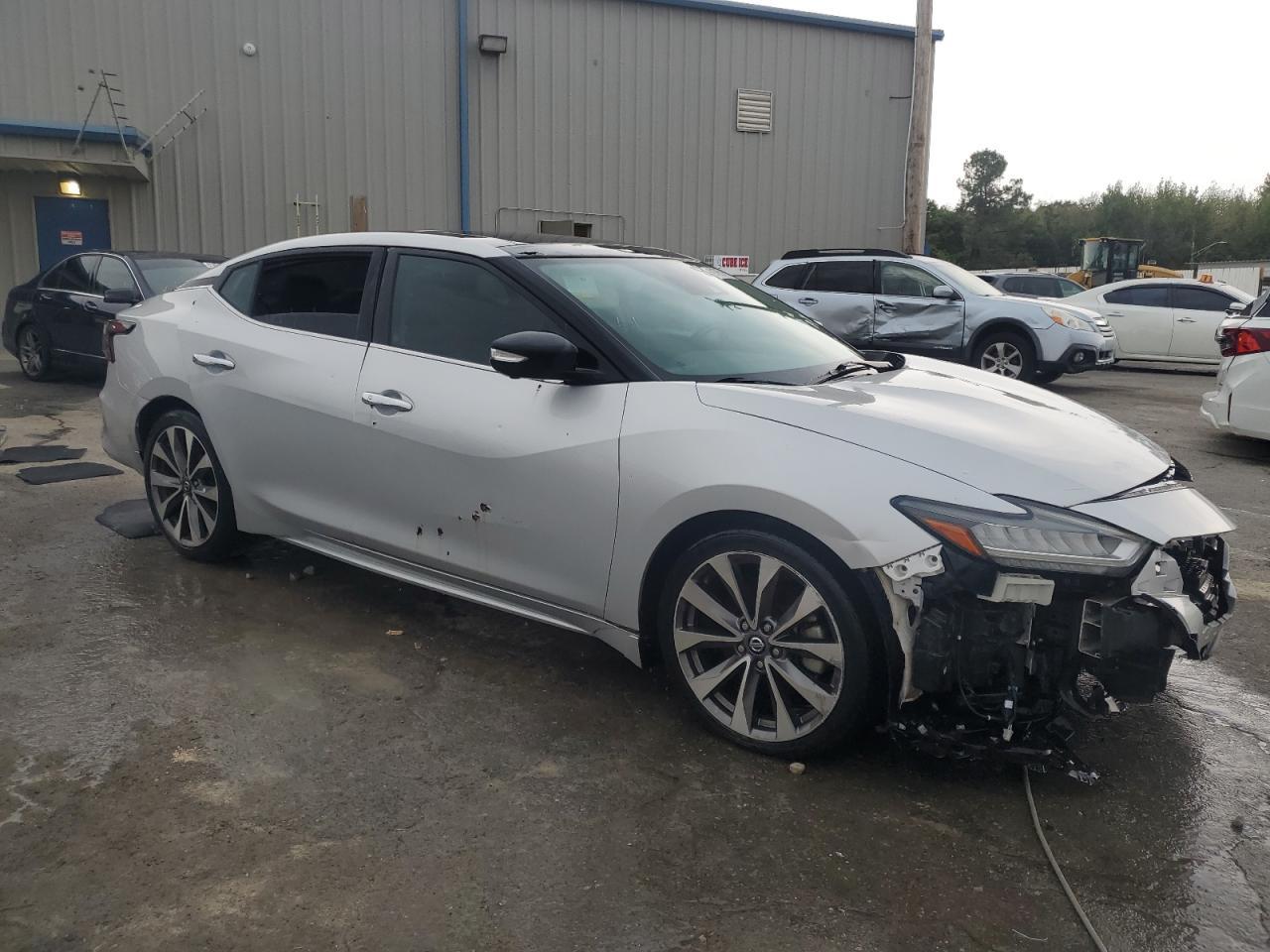 2019 Nissan Maxima S - Image 4