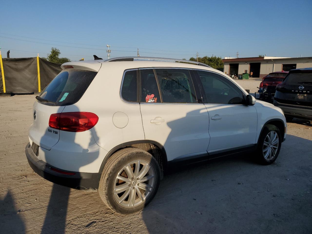 2014 Volkswagen Tiguan S - Image 3