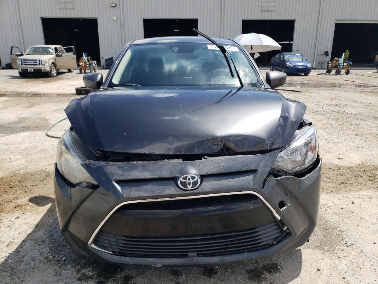2017 Toyota Yaris Ia - Фото 5