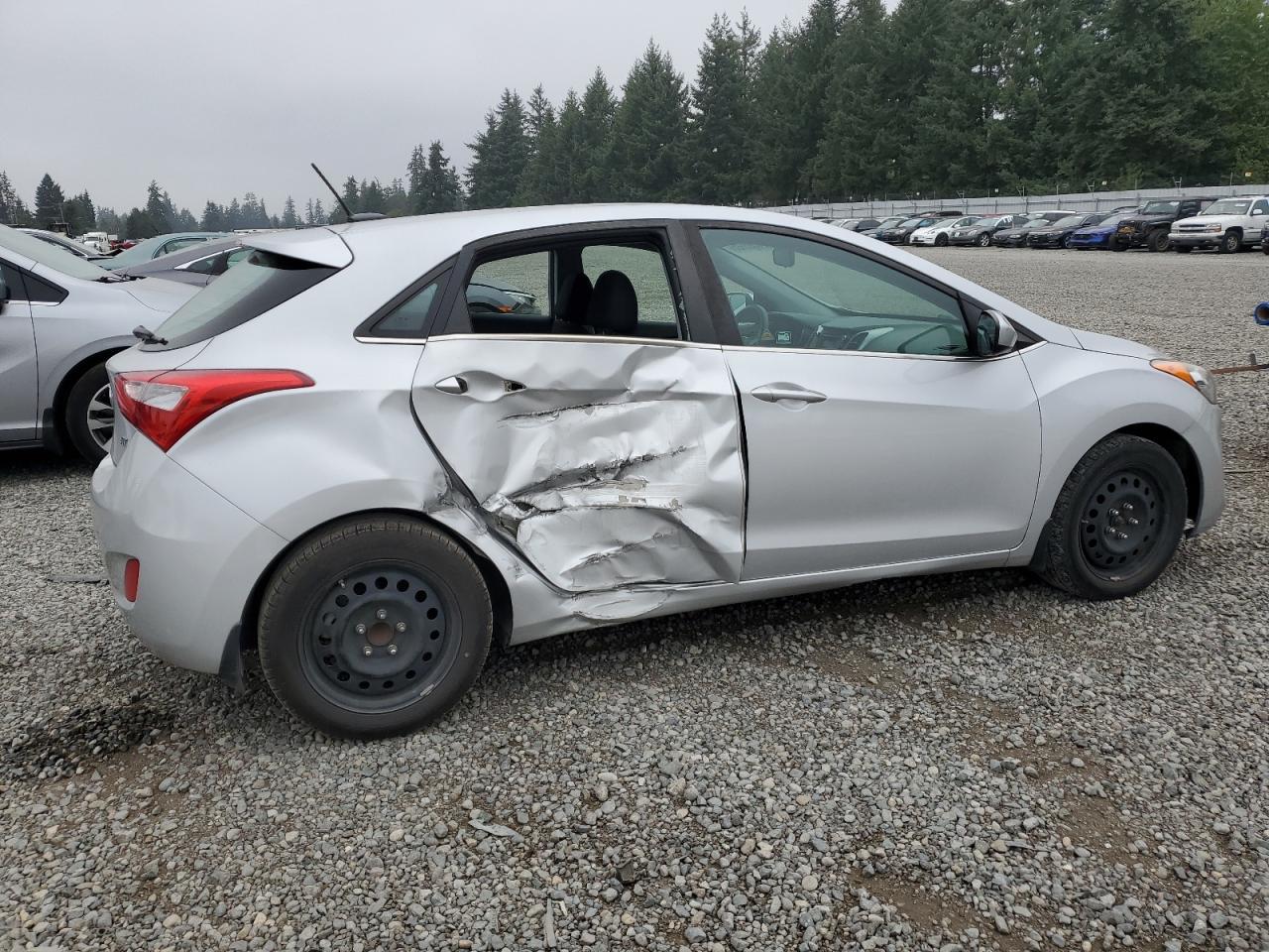 2017 Hyundai Elantra Gt - Image 3