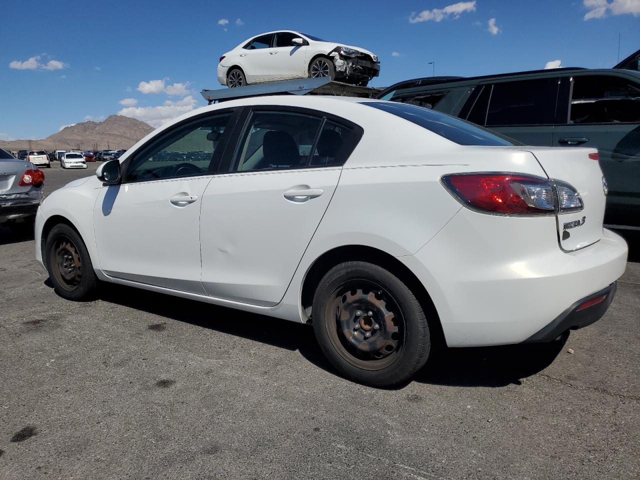 2011 Mazda 3 I - Image 2