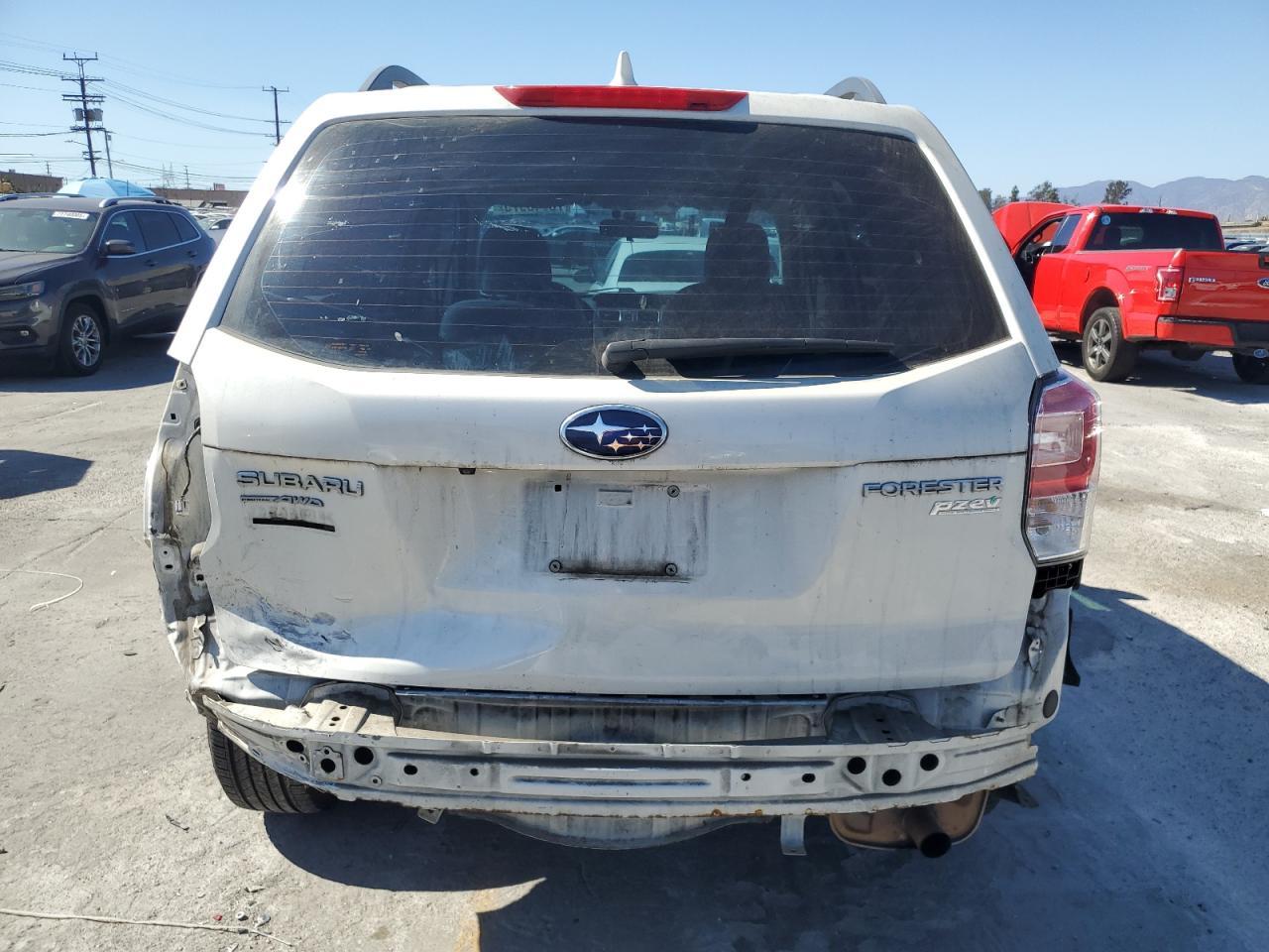 2017 Subaru Forester 2.5I - Image 6