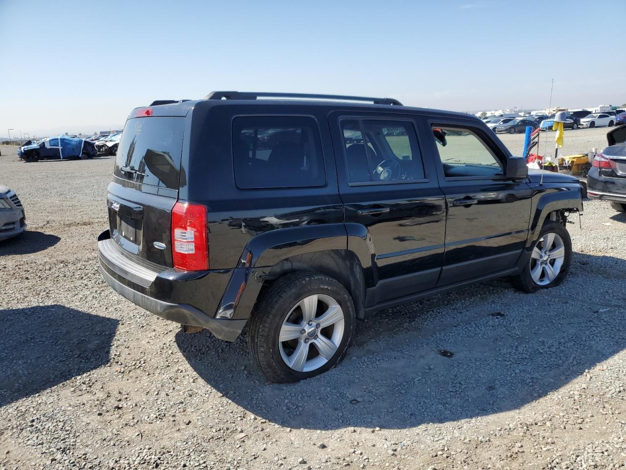 2014 Jeep Patriot Latitude - Фото 3