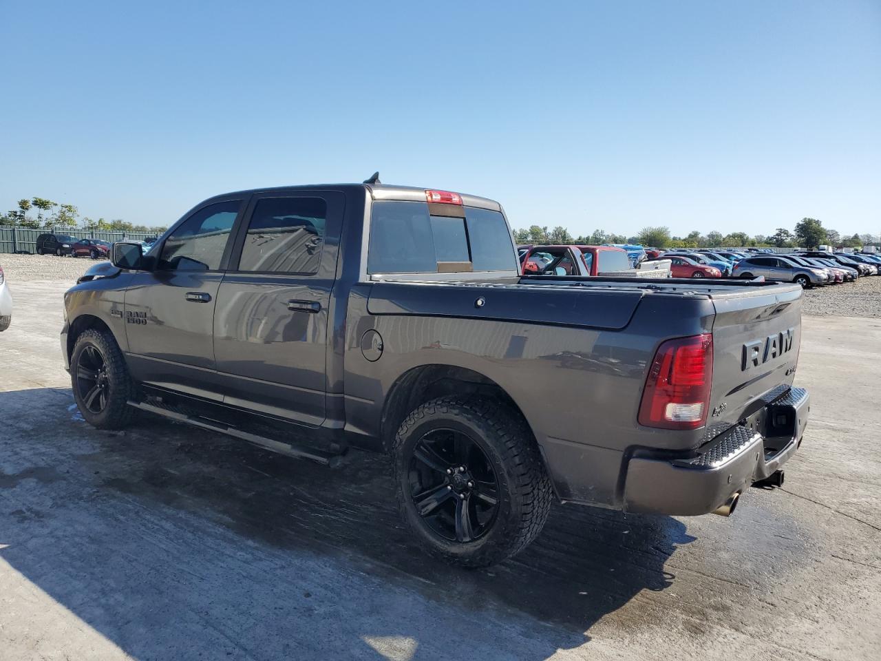 2018 Ram 1500 Sport - Фото 2
