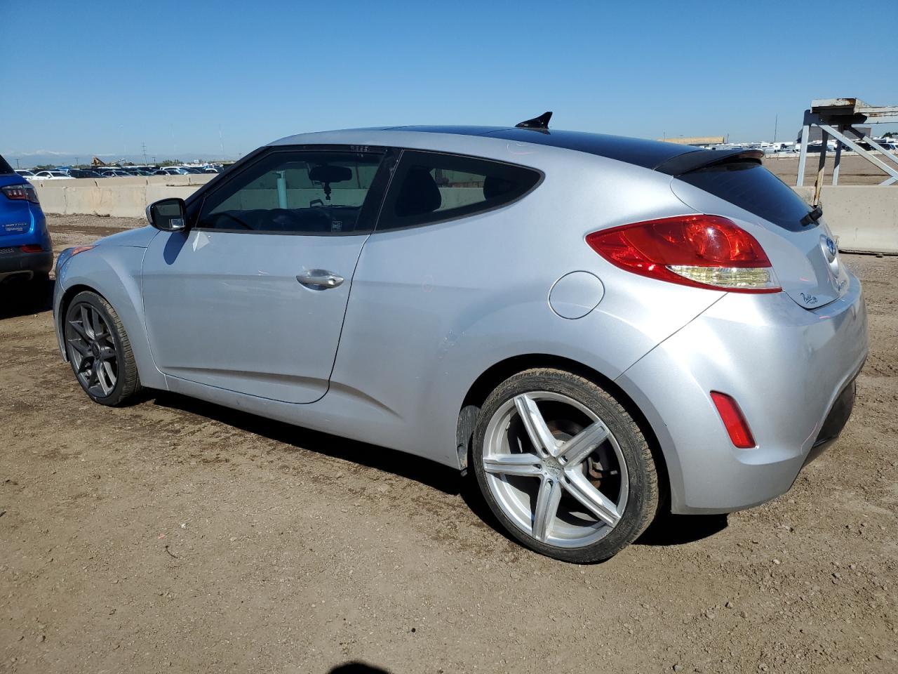 2013 Hyundai Veloster - Фото 2