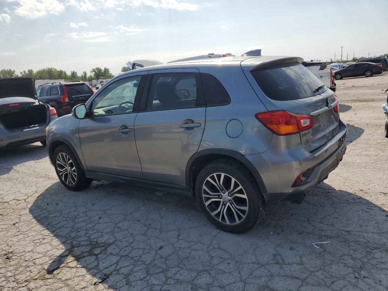 2018 Mitsubishi Outlander Sport Es - Image 2