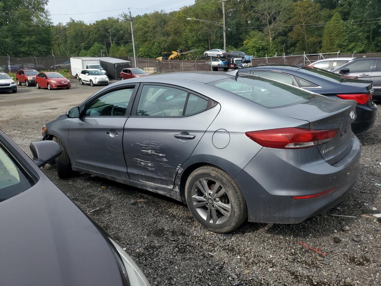 2017 Hyundai Elantra Se - Image 2