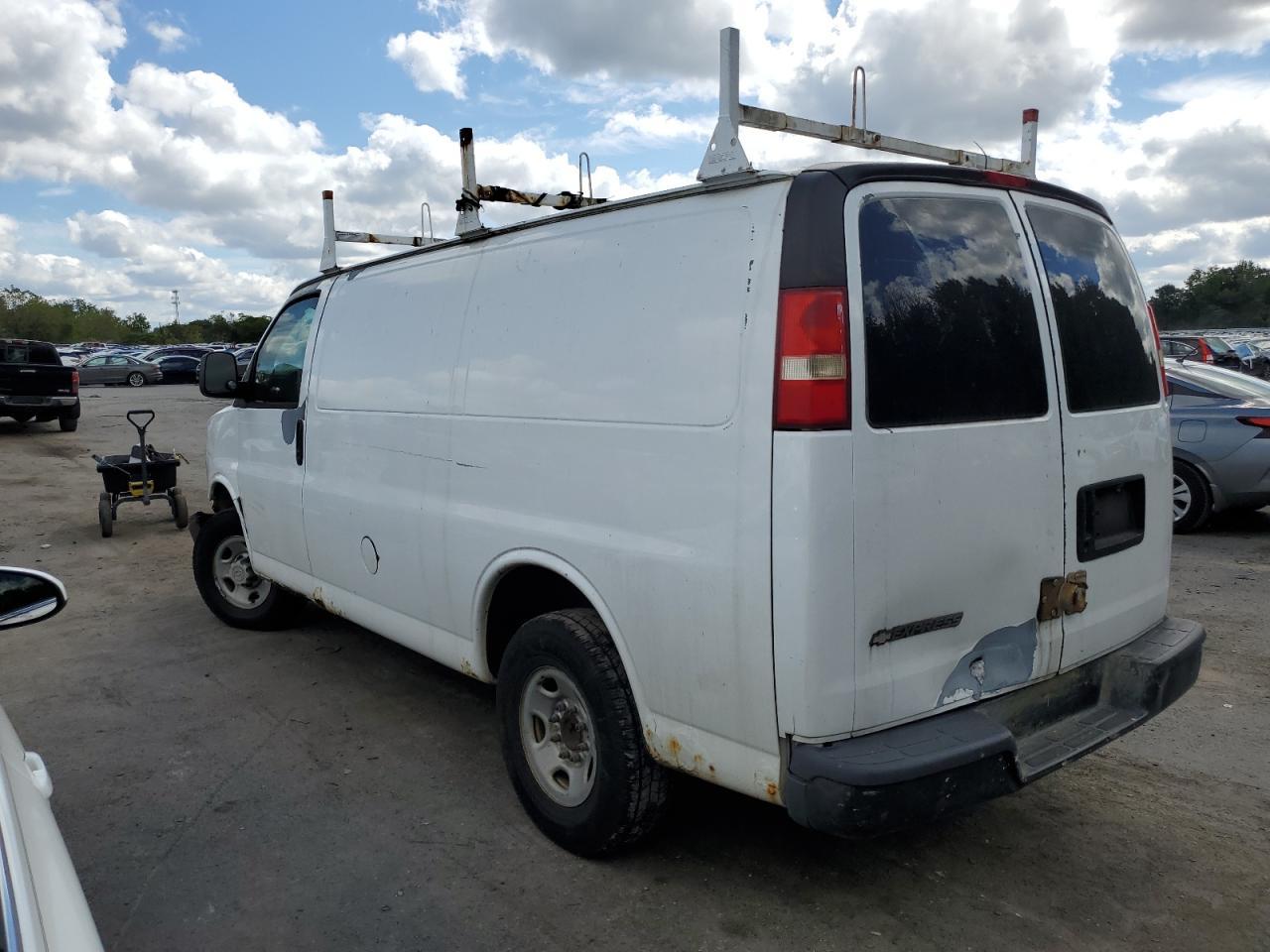 2007 Chevrolet Express G2500 - Image 2