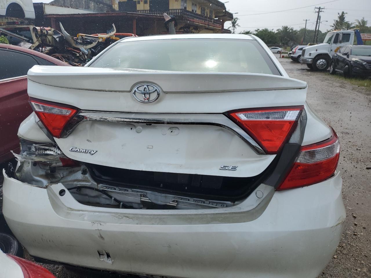 2015 Toyota Camry Le - Image 6