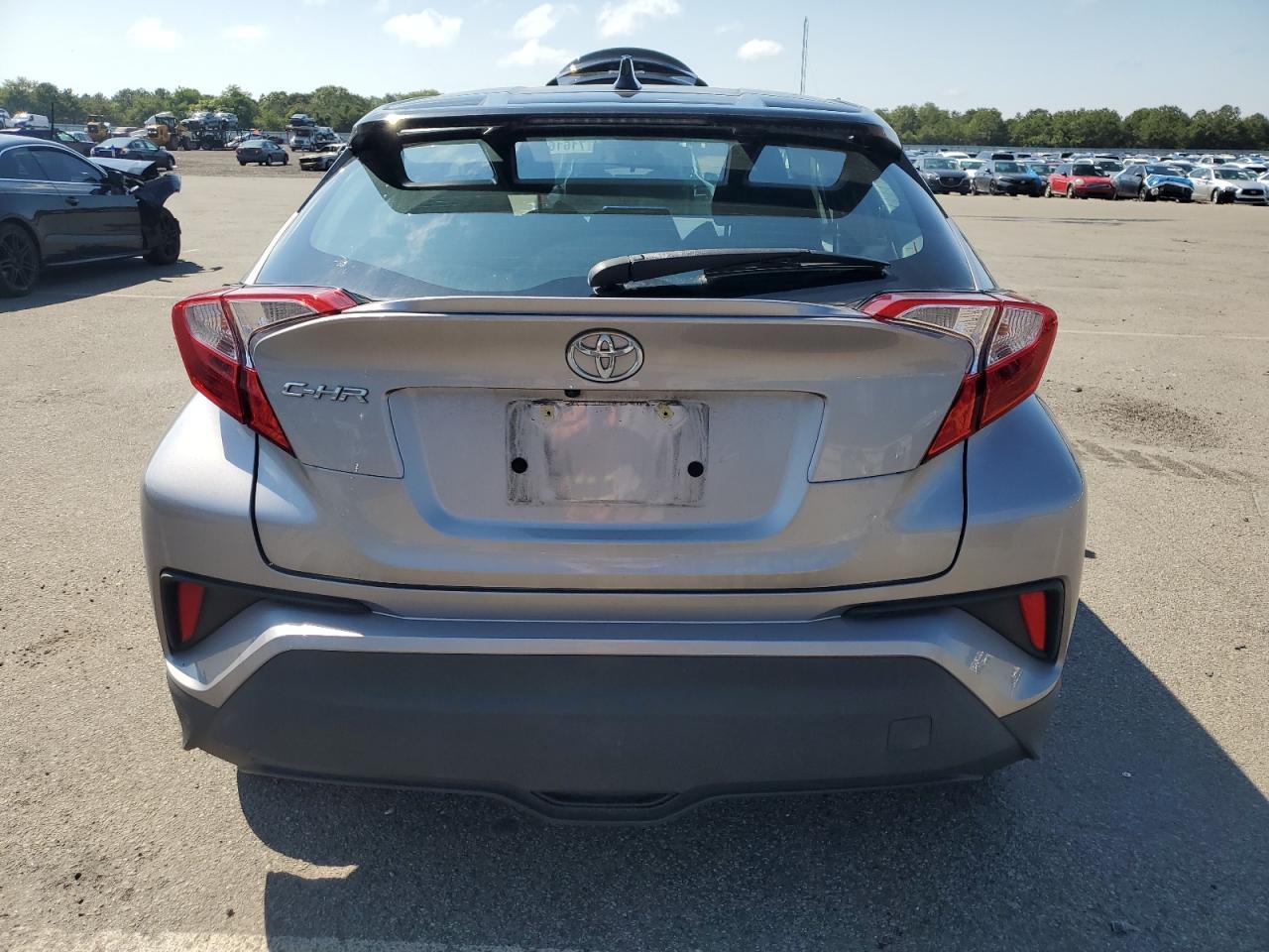 2020 Toyota C-Hr Xle - Image 6