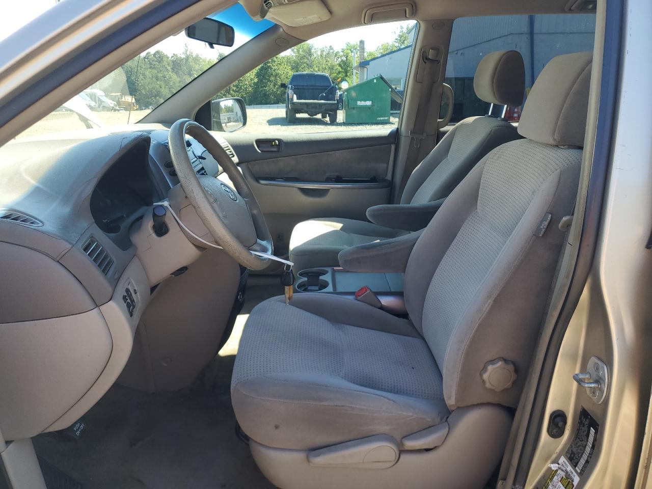 2007 Toyota Sienna Ce - Image 7
