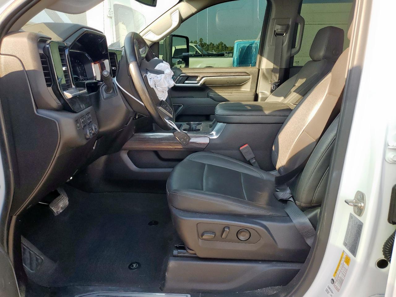 2025 Chevrolet Silverado K3500 Ltz - Image 7